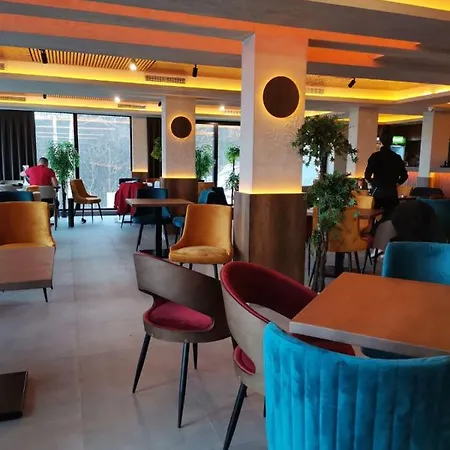 Apartment Nlux And
