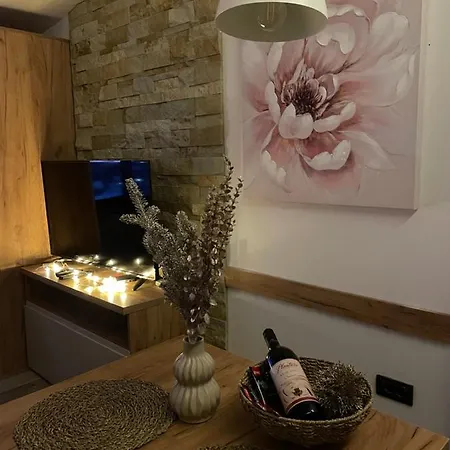 Nlux And Apartment