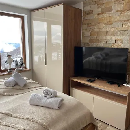 Nlux And Apartment